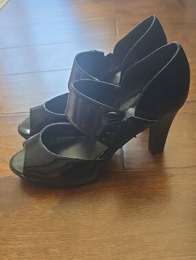Women’s Black High Heel Peep-Toe Sandals- Size 7.5 M
